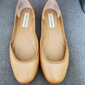 Tan Steve madden flats